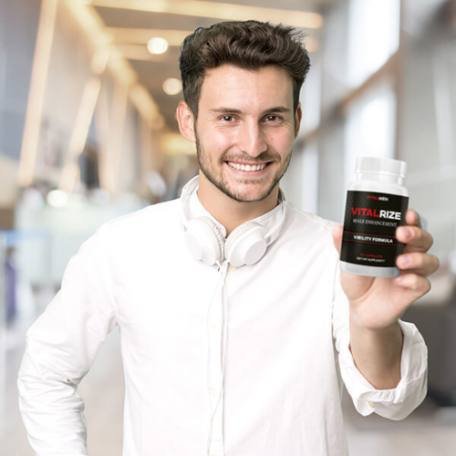 Male customer review sharing experience with VitalRIZE